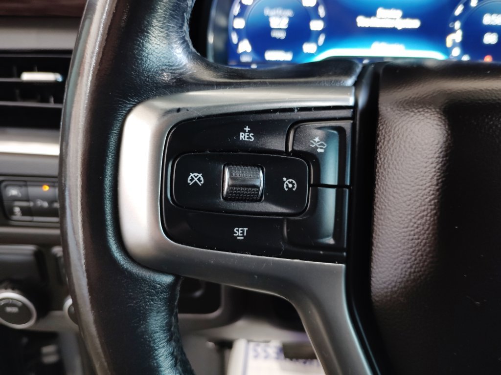 Used 2022 Chevrolet Suburban LT RWD image 27
