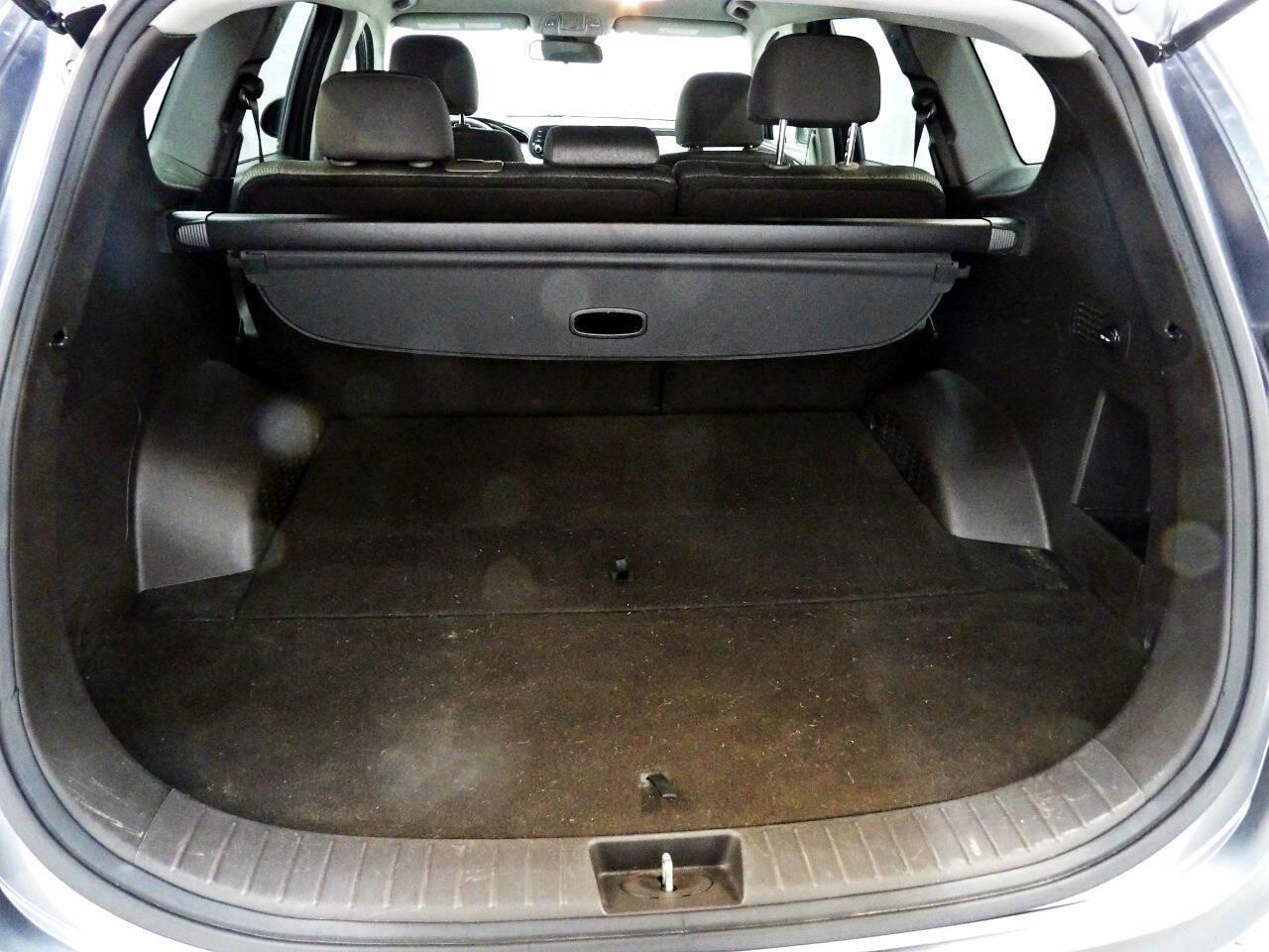 Used 2019 Hyundai Santa Fe SE image 13