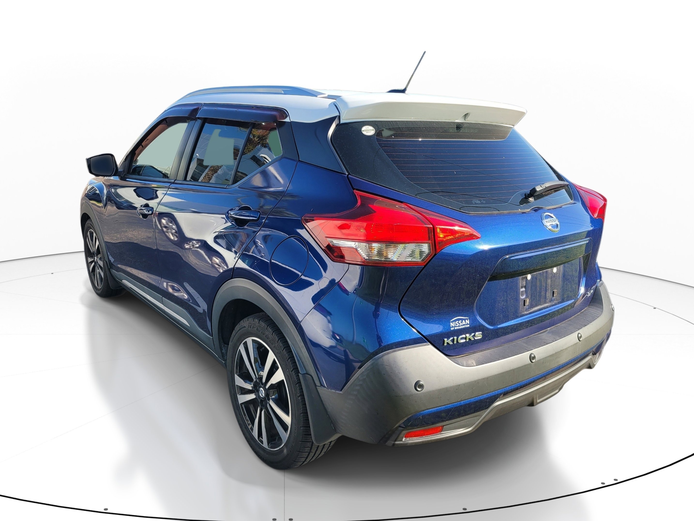 Used 2020 Nissan Kicks SR w/ SR Premium Package image 6