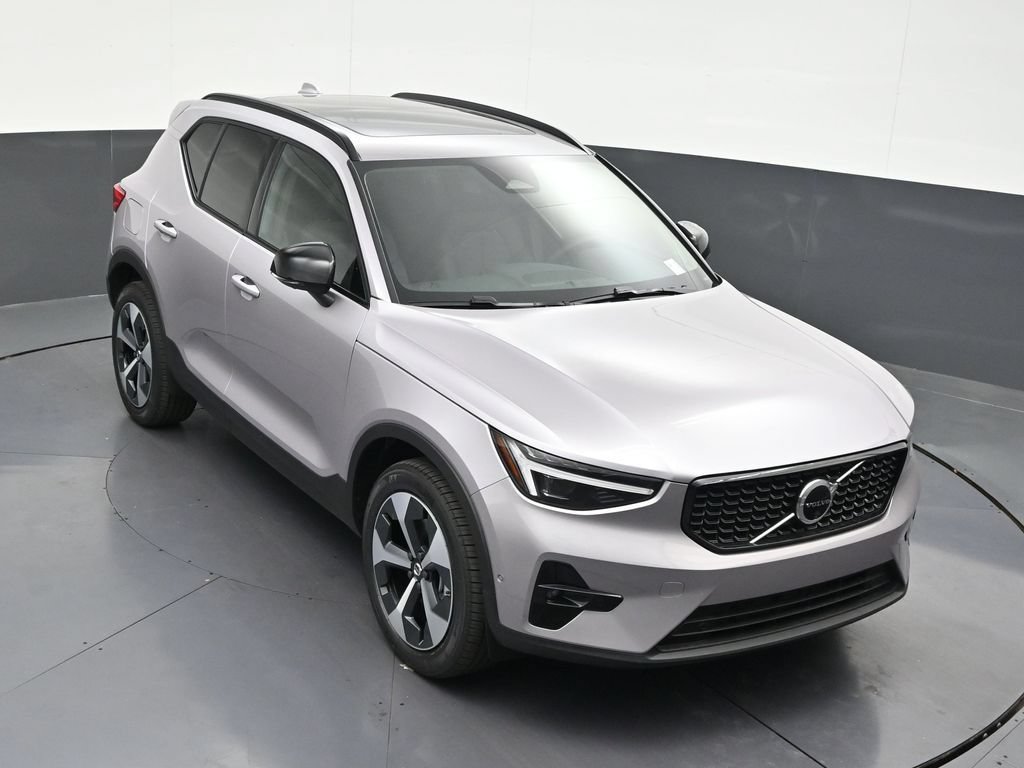 New 2026 Volvo XC40 B5 Plus w/ Climate Package AWD/4WD image 23