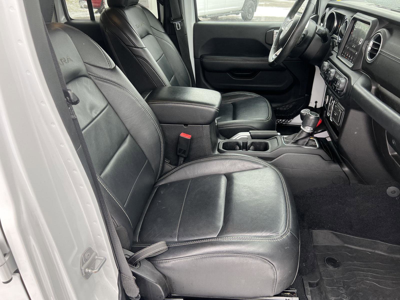 Used 2019 Jeep Wrangler Unlimited Sahara image 34