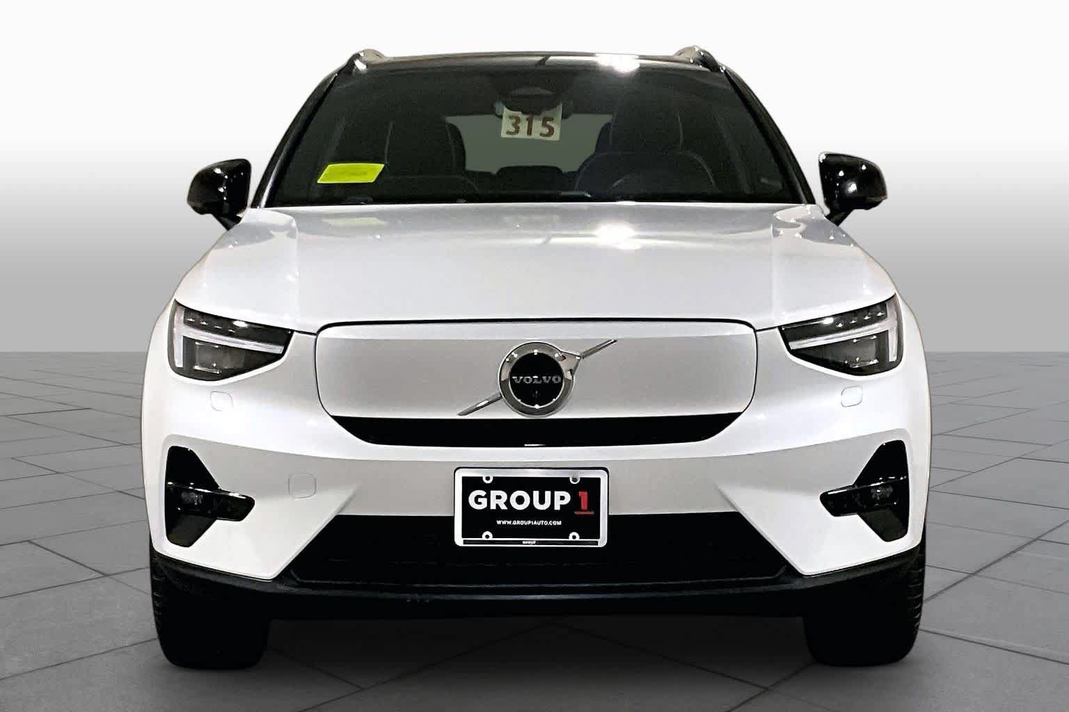 Used 2023 Volvo XC40 Recharge Ultimate w/ Protection Package Premier AWD/4WD image 3