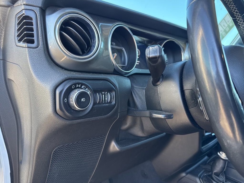 Used 2019 Jeep Wrangler Unlimited Sahara image 8