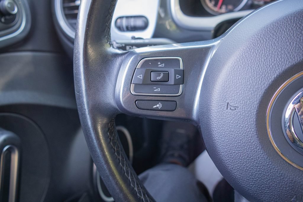 Used 2018 Volkswagen Beetle 2.0T S FWD image 21