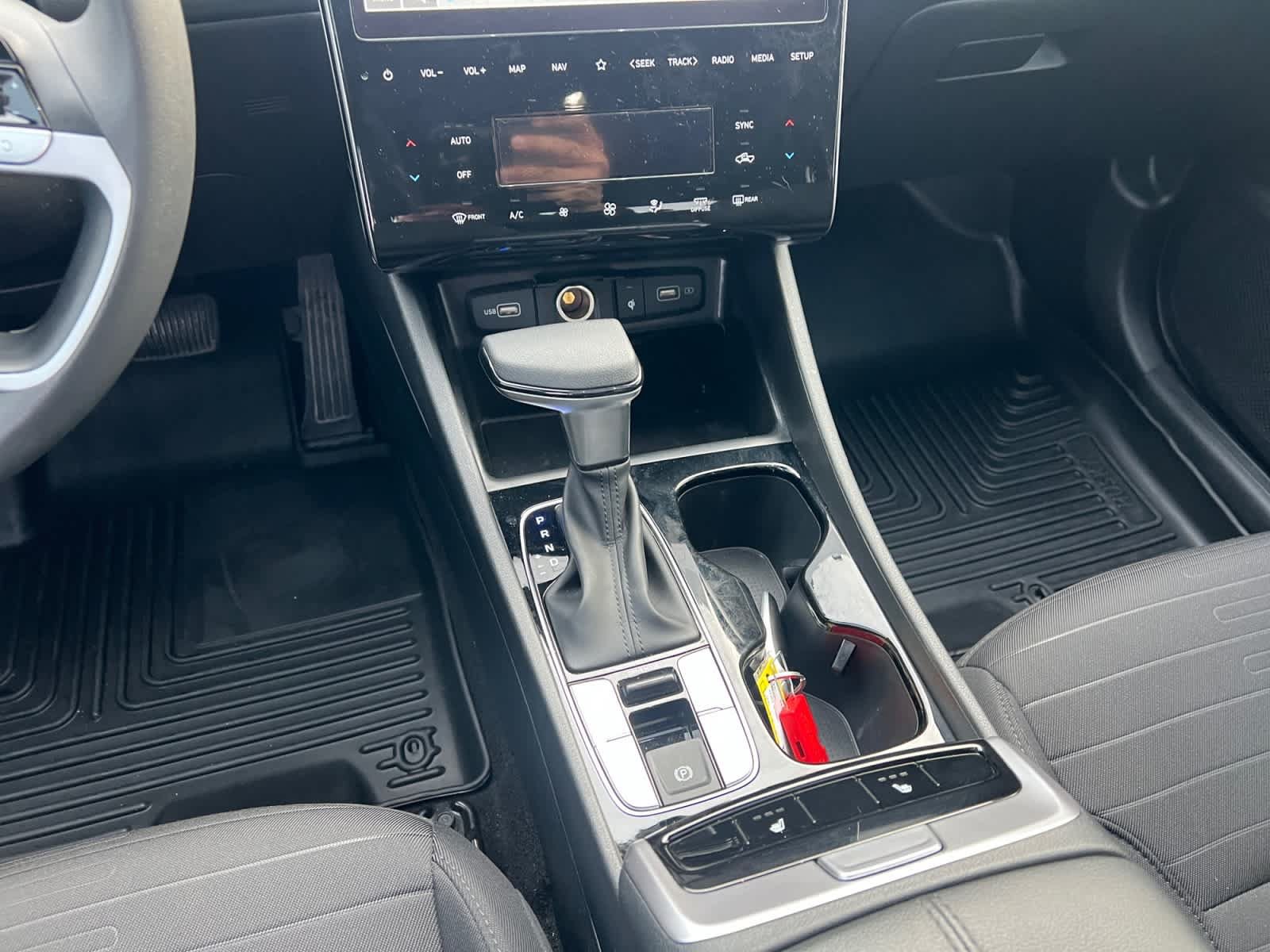 Used 2024 Hyundai Santa Cruz SEL w/ Activity Package FWD image 14