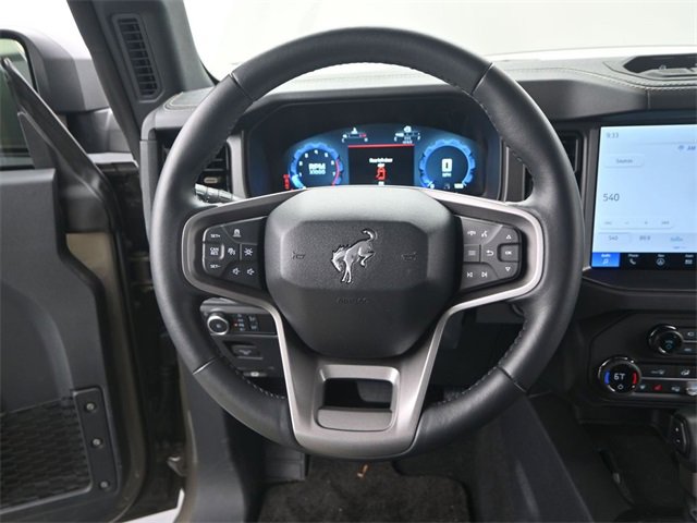 Used 2025 Ford Bronco Badlands image 5