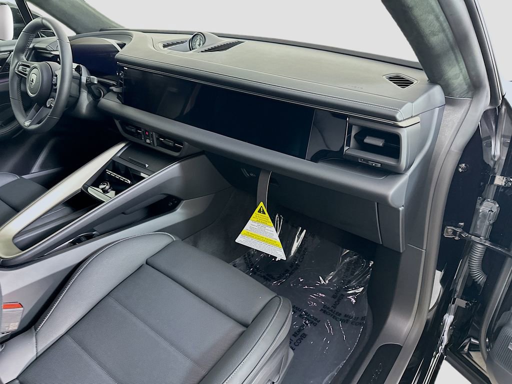 New 2026 Porsche Macan Turbo Electric image 31