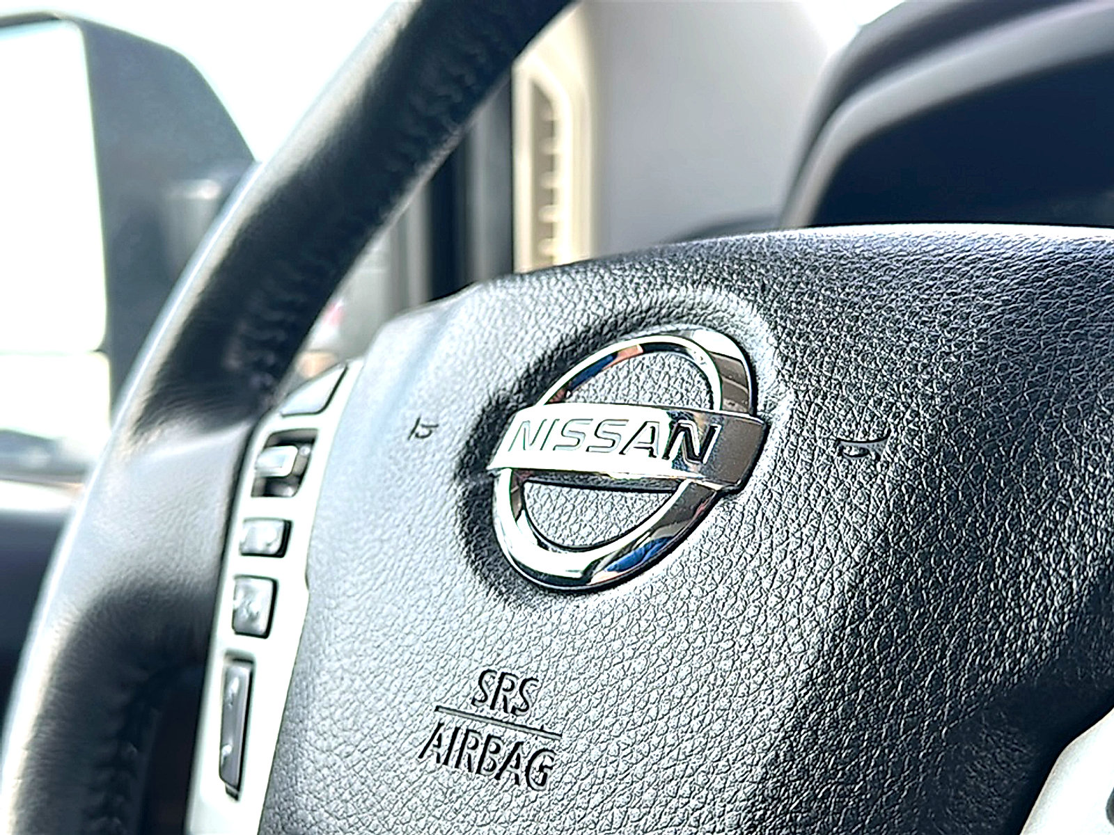 Used 2021 Nissan Titan SV w/ SV Convenience Package AWD/4WD image 30