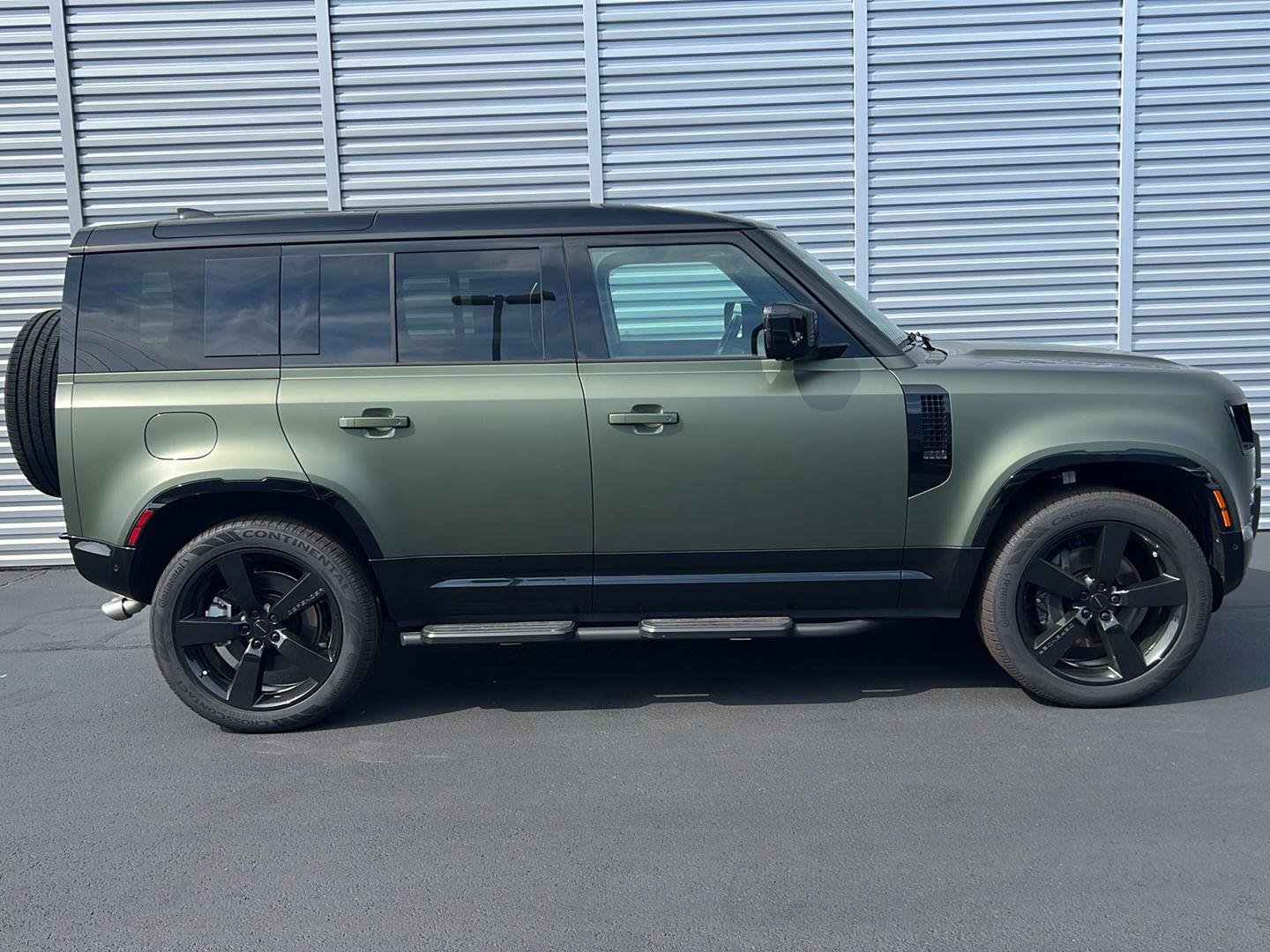 New 2026 Land Rover Defender 110 X-Dynamic SE AWD/4WD image 6