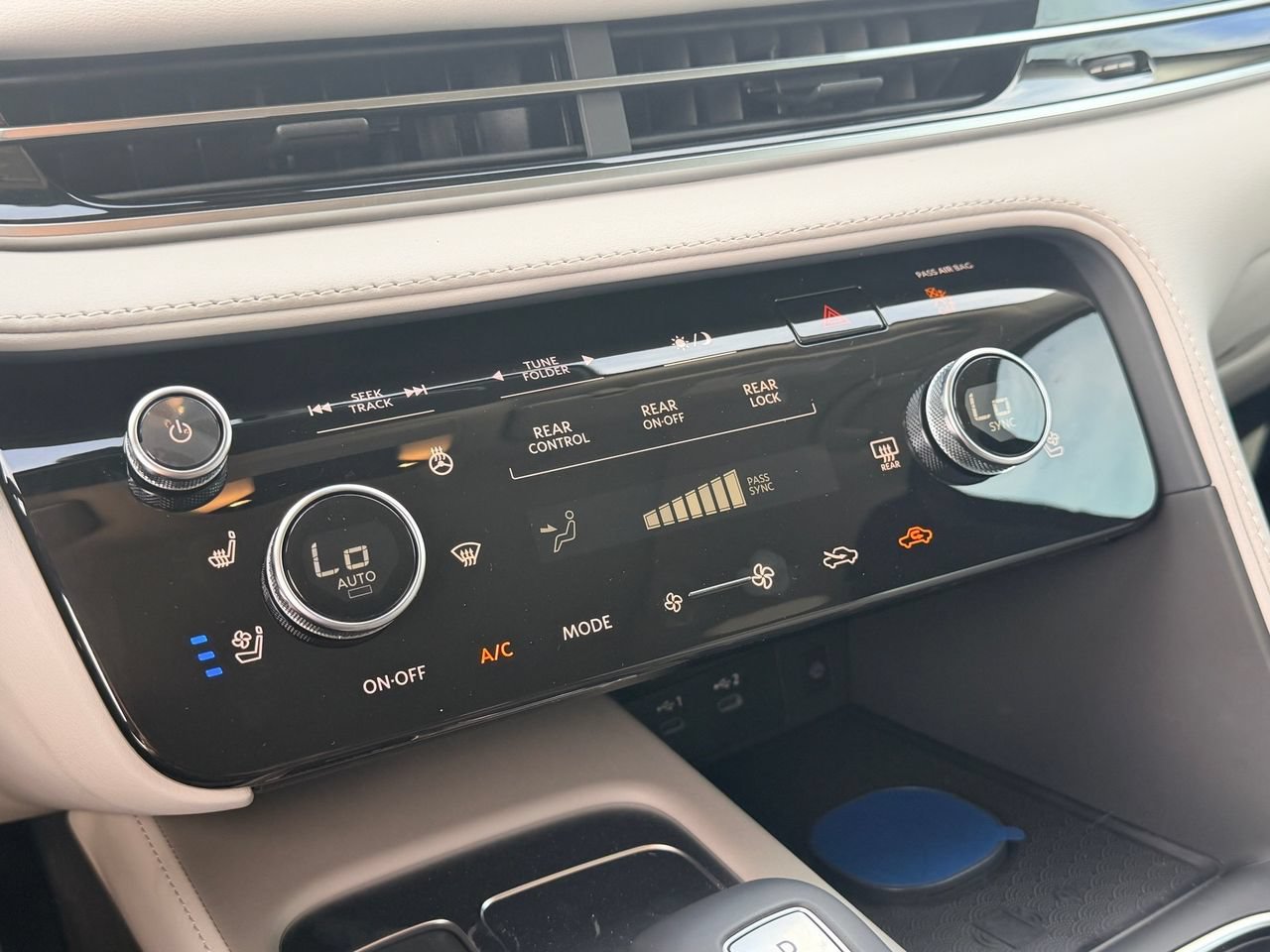 New 2027 INFINITI QX60 Luxe w/ Cargo Package AWD/4WD image 27