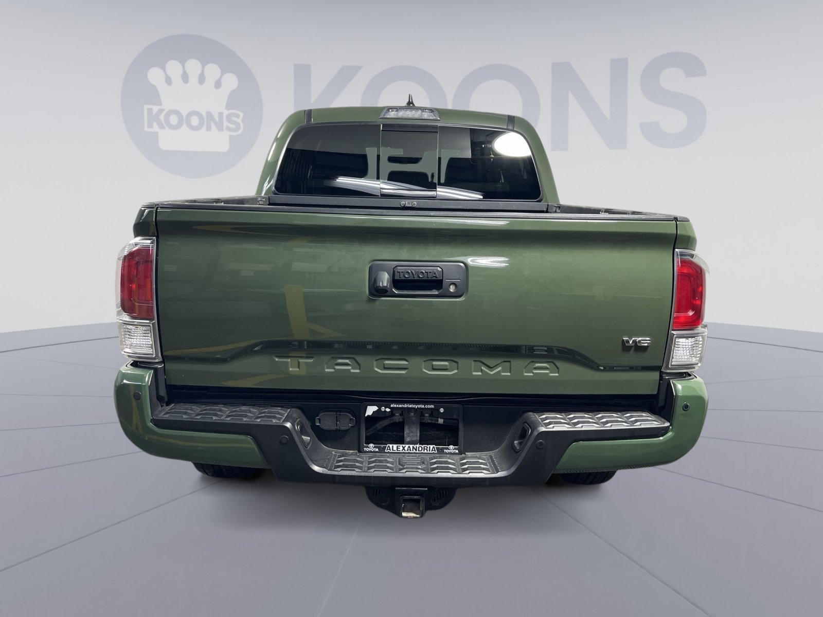 Used 2022 Toyota Tacoma TRD Sport w/ Technology Package AWD/4WD image 10