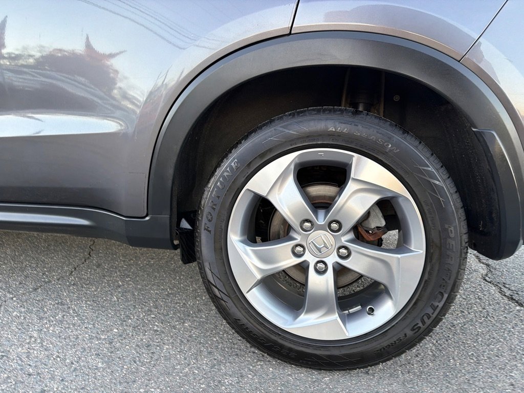 Used 2018 Honda HR-V LX image 36