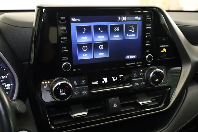 Used 2021 Toyota Highlander XLE image 19