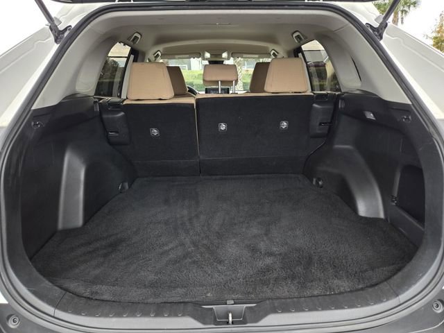 Used 2020 Toyota RAV4 LE image 17