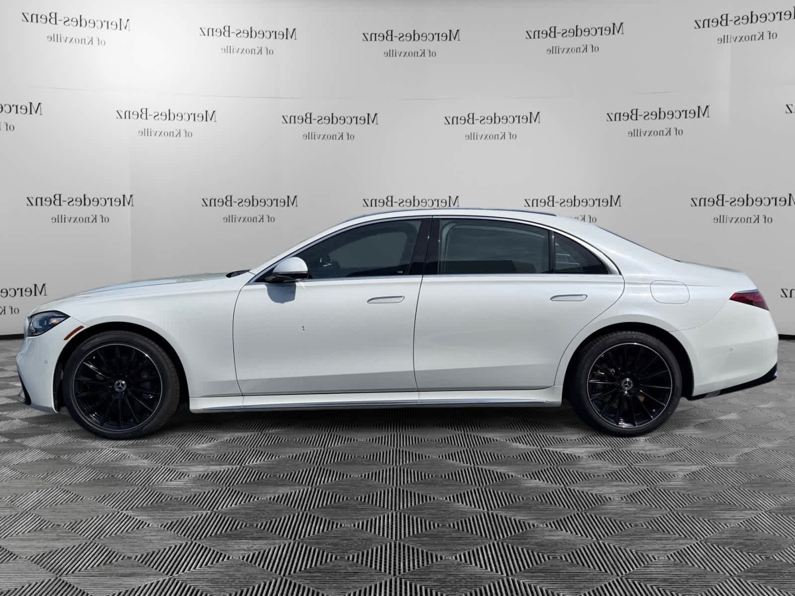 New 2026 Mercedes-Benz S 500 4MATIC image 2