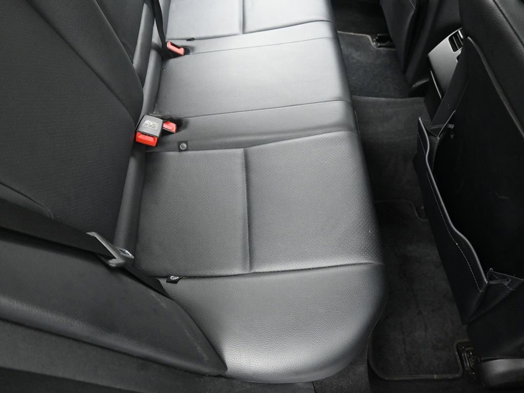 Used 2013 Mercedes-Benz C 300 4MATIC Sedan image 28