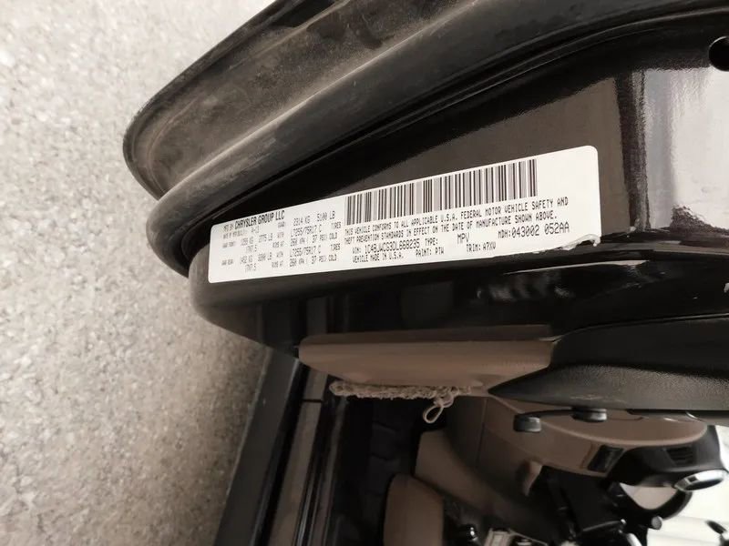 Used 2013 Jeep Wrangler Rubicon w/ Dual Top Group image 28