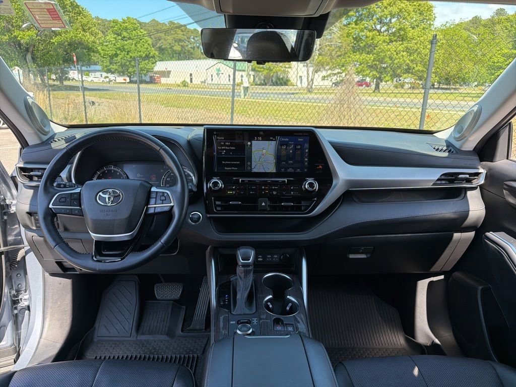 Used 2022 Toyota Highlander Platinum AWD/4WD image 8
