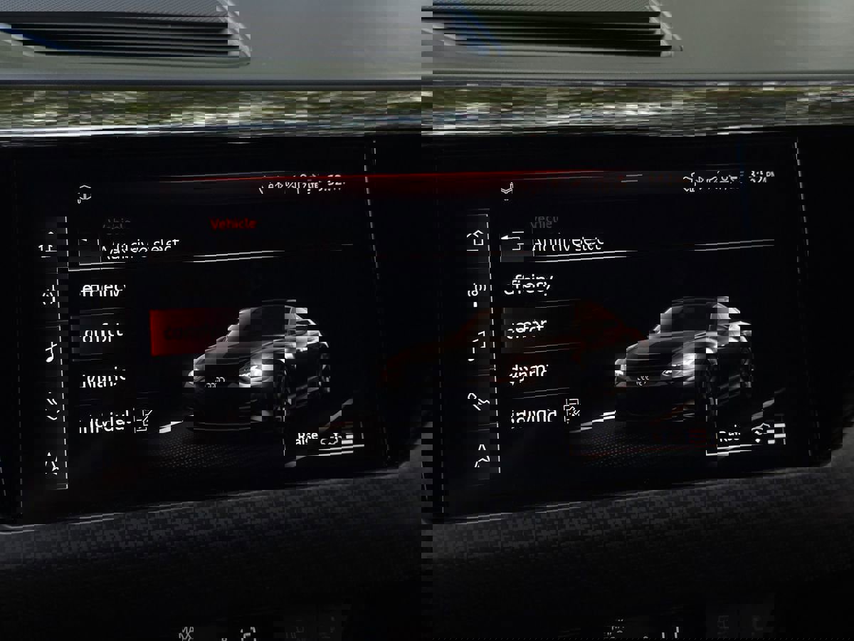 Used 2022 Audi RS e-tron GT w/ Carbon Performance Package image 47