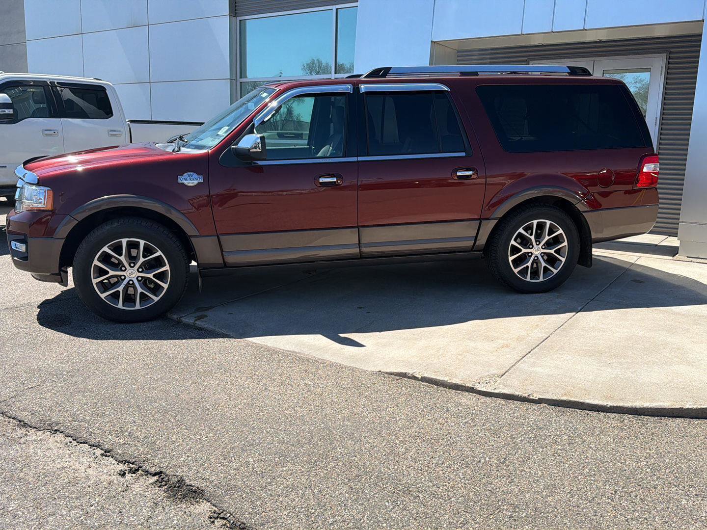 Used 2015 Ford Expedition EL King Ranch AWD/4WD image 2