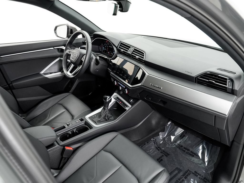 Certified 2025 Audi Q3 2.0T Premium w/ Convenience Package AWD/4WD image 23