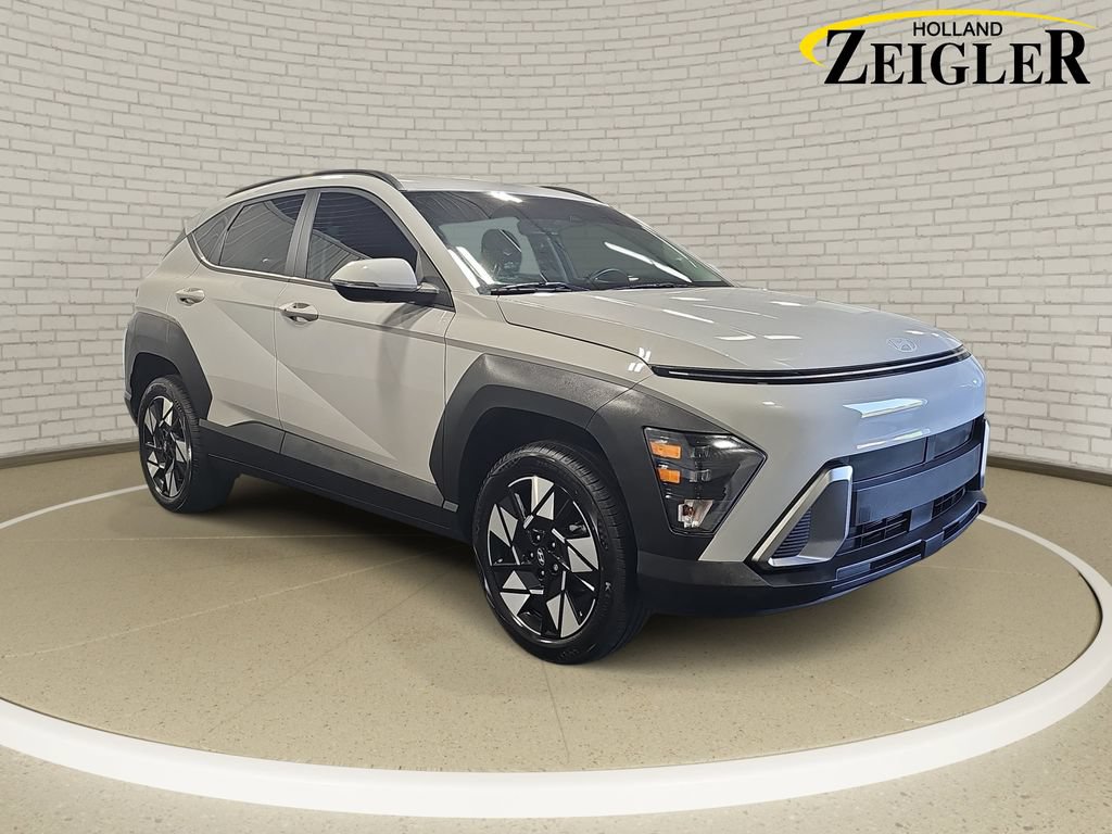 Used 2024 Hyundai Kona SEL AWD/4WD image 3