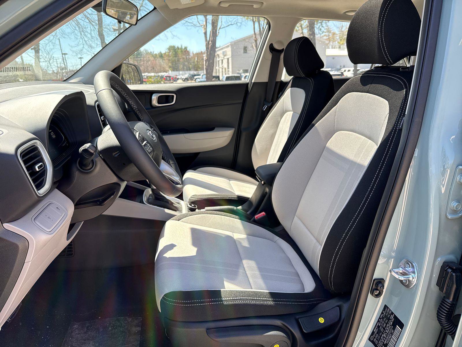 New 2026 Hyundai Venue SEL FWD image 9