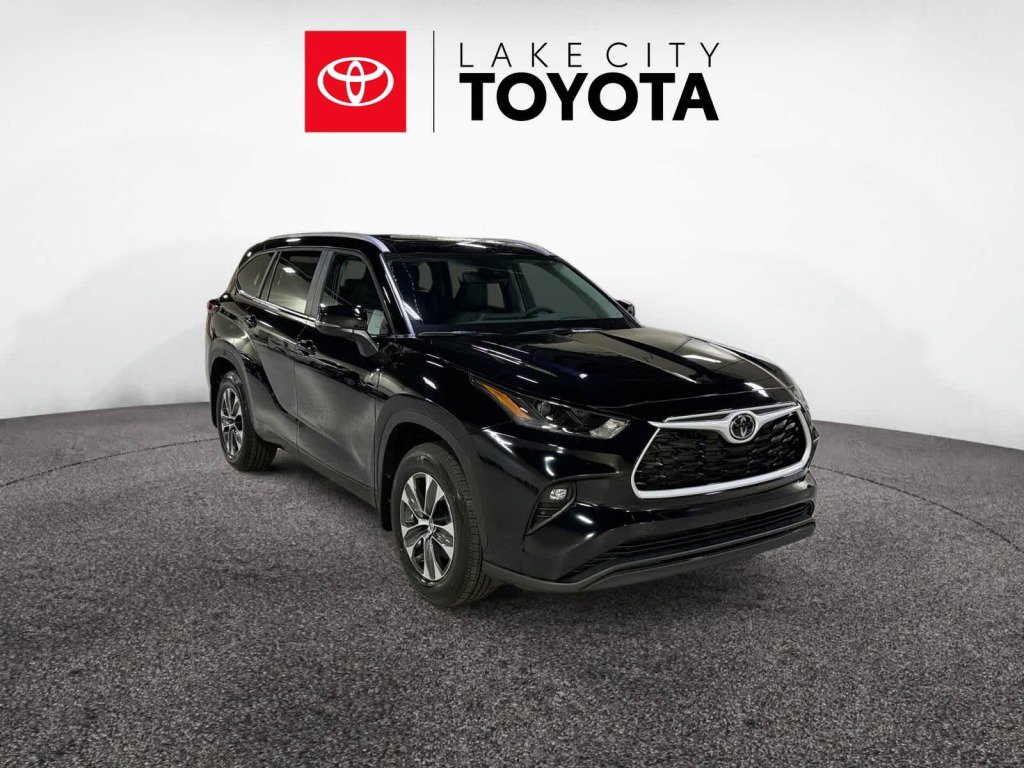 New 2026 Toyota Highlander XLE image 7
