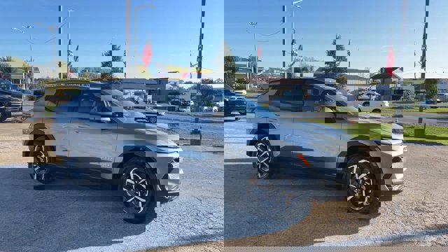 New 2026 Chevrolet Equinox EV LT image 2