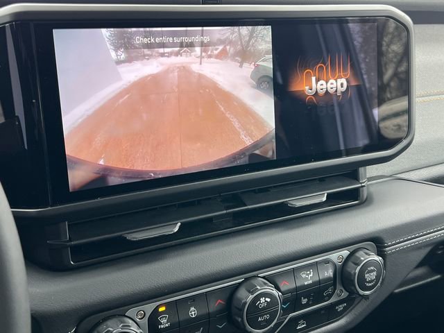 Used 2025 Jeep Wrangler Unlimited Sahara image 22