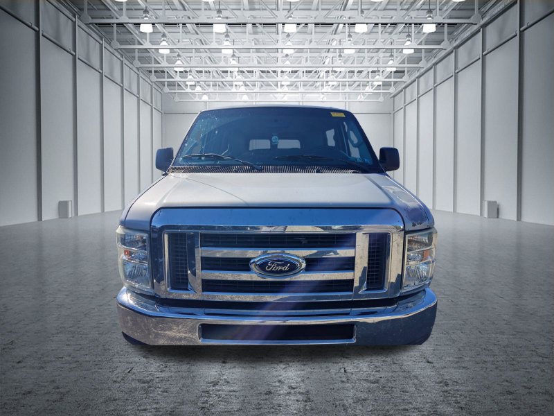 Used 2011 Ford E-350 and Econoline 350 XLT RWD image 2