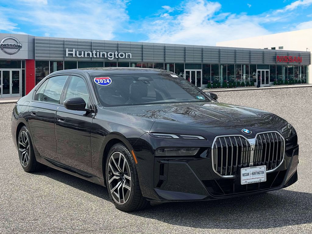 Used 2024 BMW 740i xDrive AWD/4WD image 2
