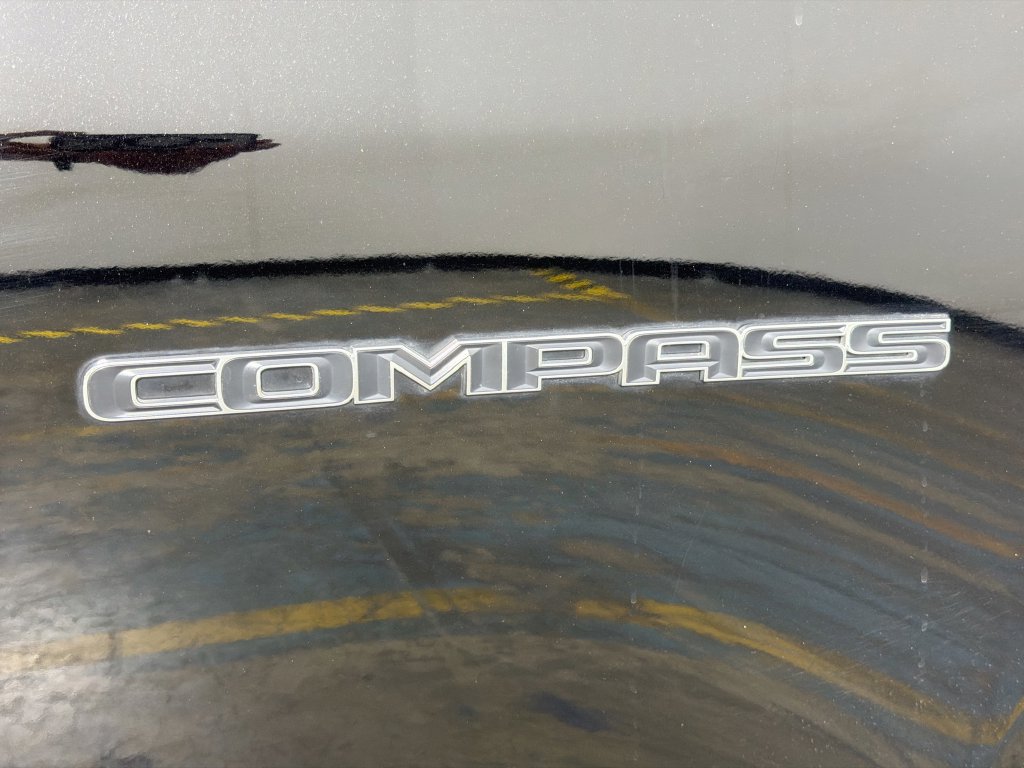 Used 2018 Jeep Compass Latitude w/ Popular Equipment Group AWD/4WD image 13