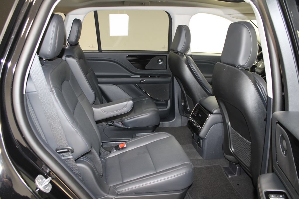 New 2026 Lincoln Aviator 2WD image 32