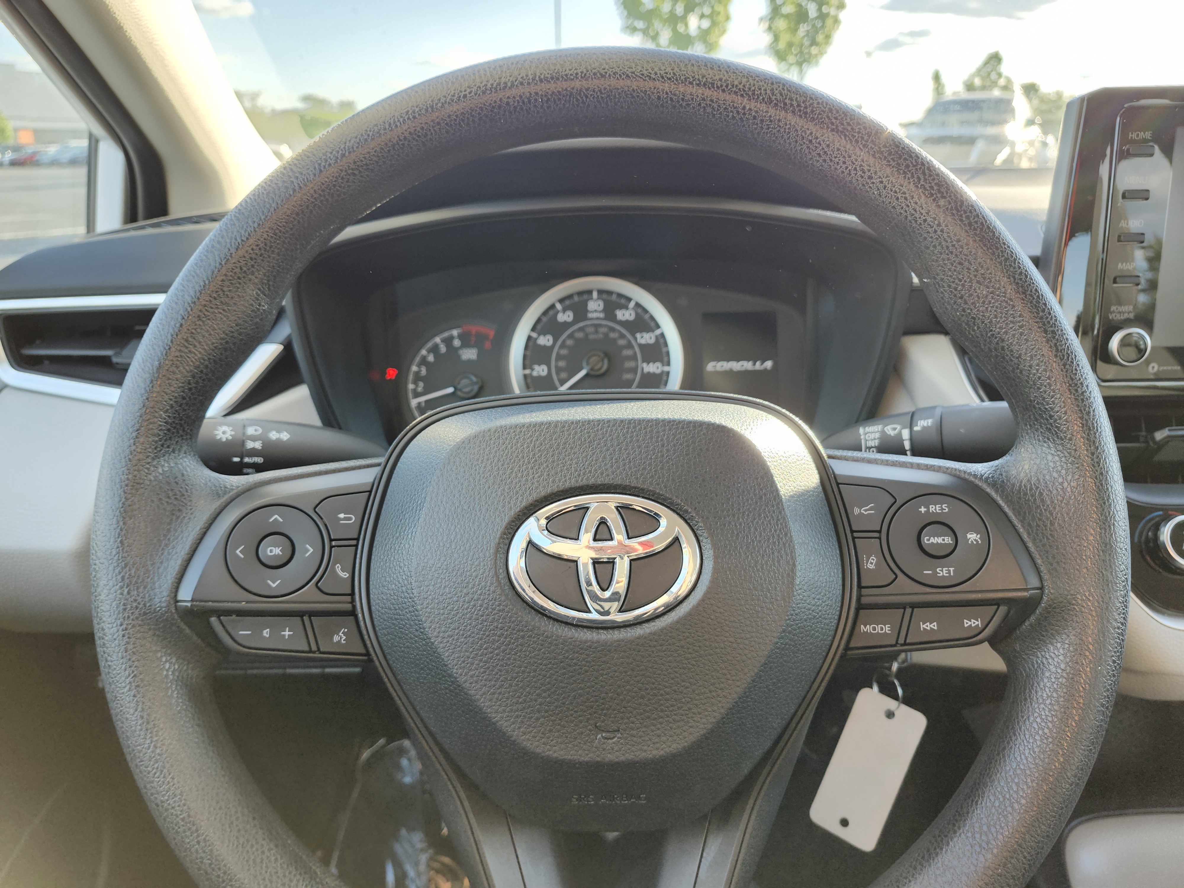 Used 2022 Toyota Corolla LE FWD image 23