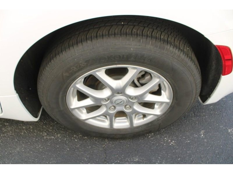 Used 2025 Chrysler Pacifica Select FWD image 9