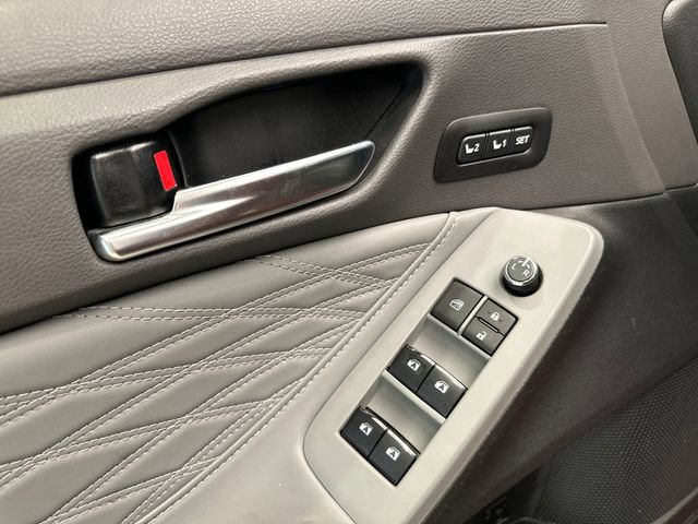 Used 2022 Toyota Avalon Limited w/ Advanced Safety Package FWD image 11
