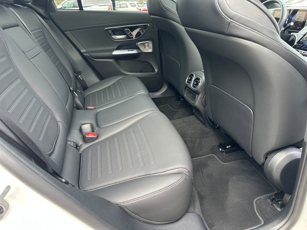 Certified 2025 Mercedes-Benz GLC 300 4MATIC image 33
