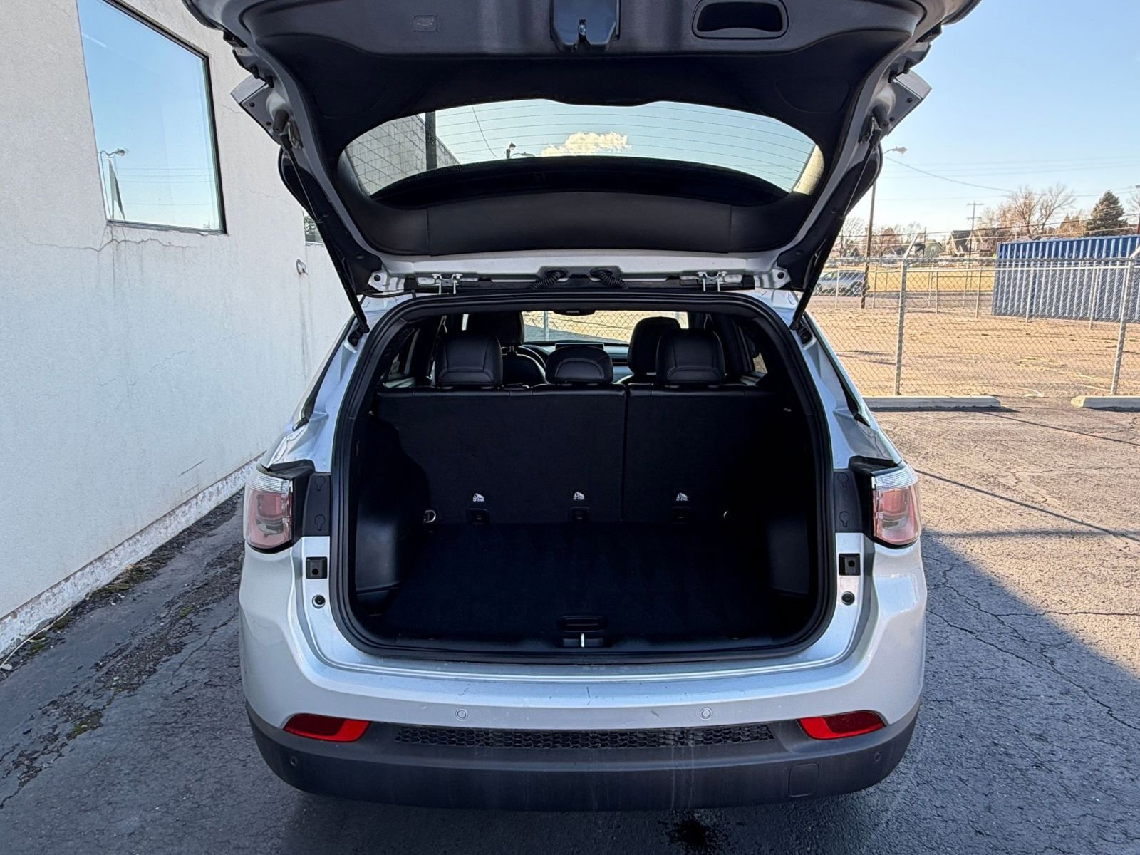 Used 2025 Jeep Compass Limited image 31