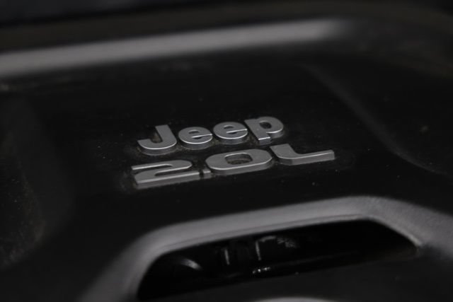 Used 2022 Jeep Wrangler Unlimited Rubicon w/ Steel Bumper Group AWD/4WD image 6