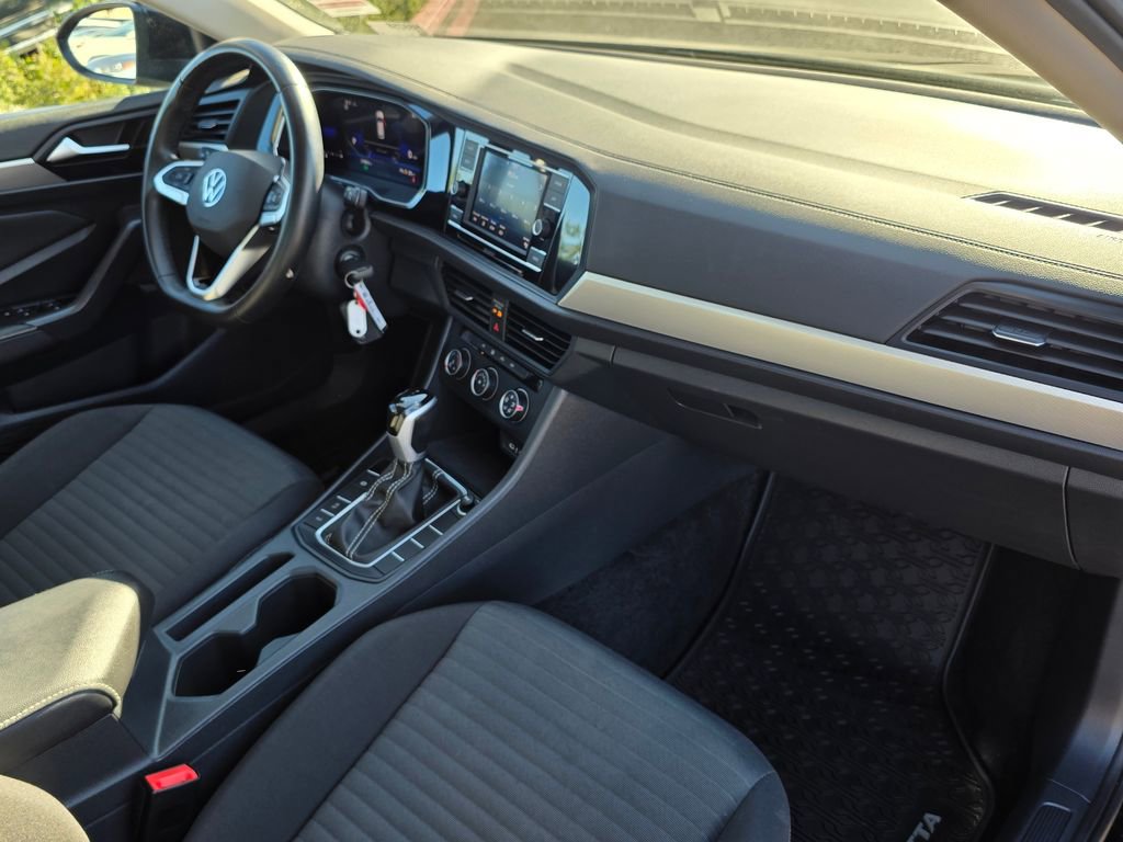 Used 2024 Volkswagen Jetta S image 9