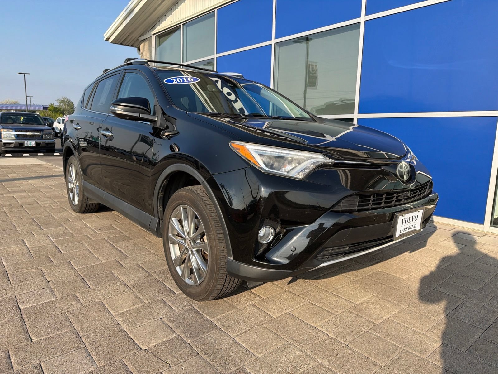 Used 2016 Toyota RAV4 Limited w/ Advanced Technology Package AWD/4WD image 2