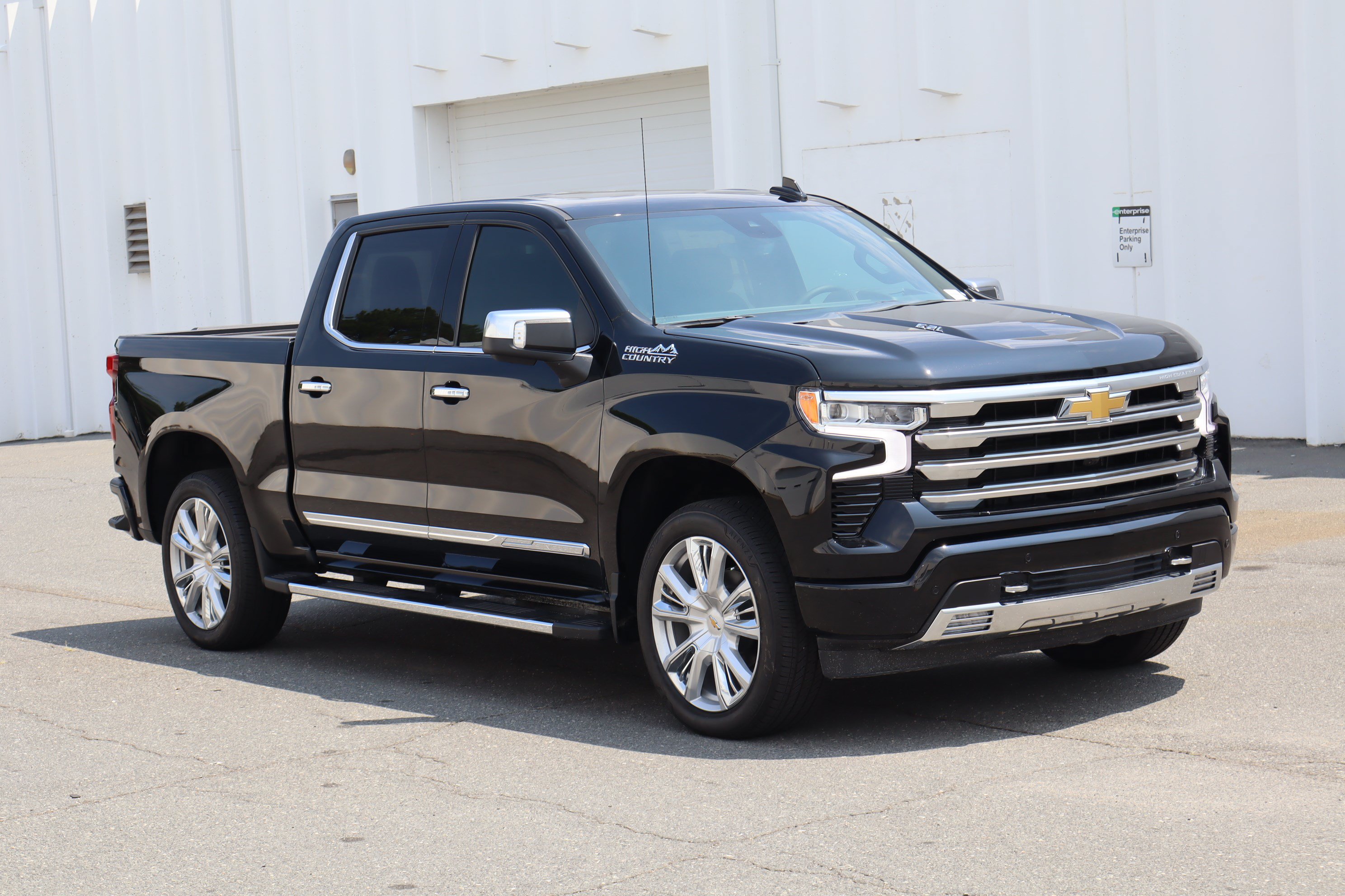 New 2026 Chevrolet Silverado 1500 High Country w/ High Country Premium Package AWD/4WD image 2