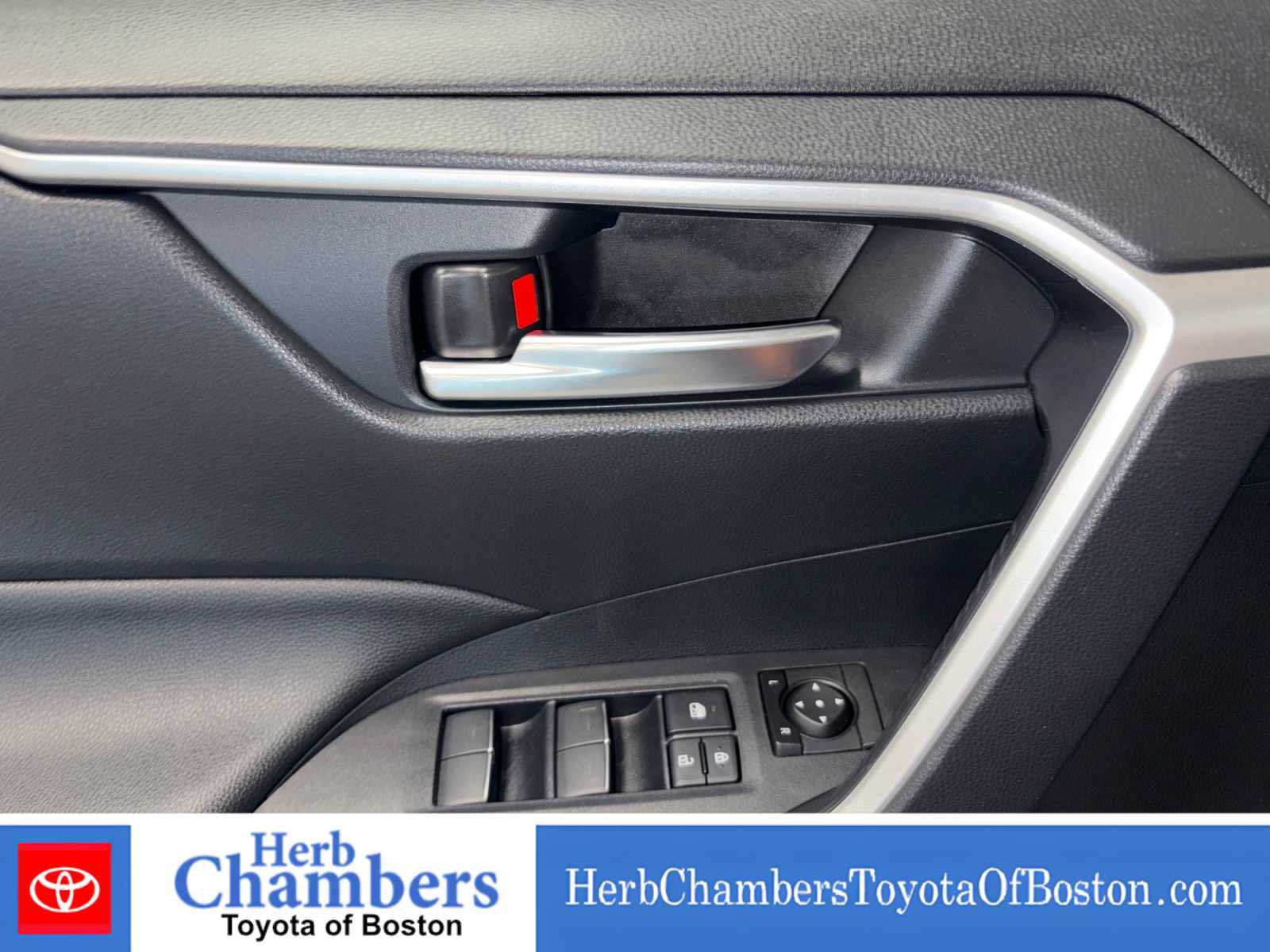 Used 2024 Toyota RAV4 SE w/ Weather & Moonroof Package AWD/4WD image 16