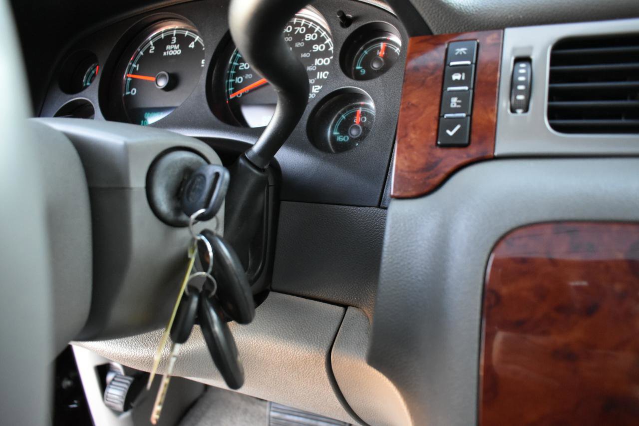 Used 2009 Chevrolet Avalanche LTZ image 41