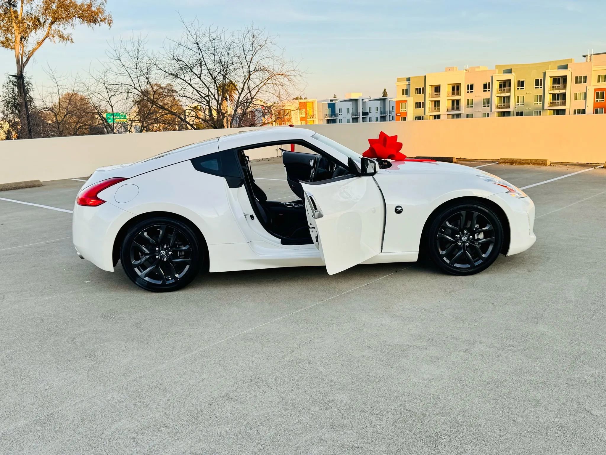Used 2017 Nissan 370Z Touring image 28