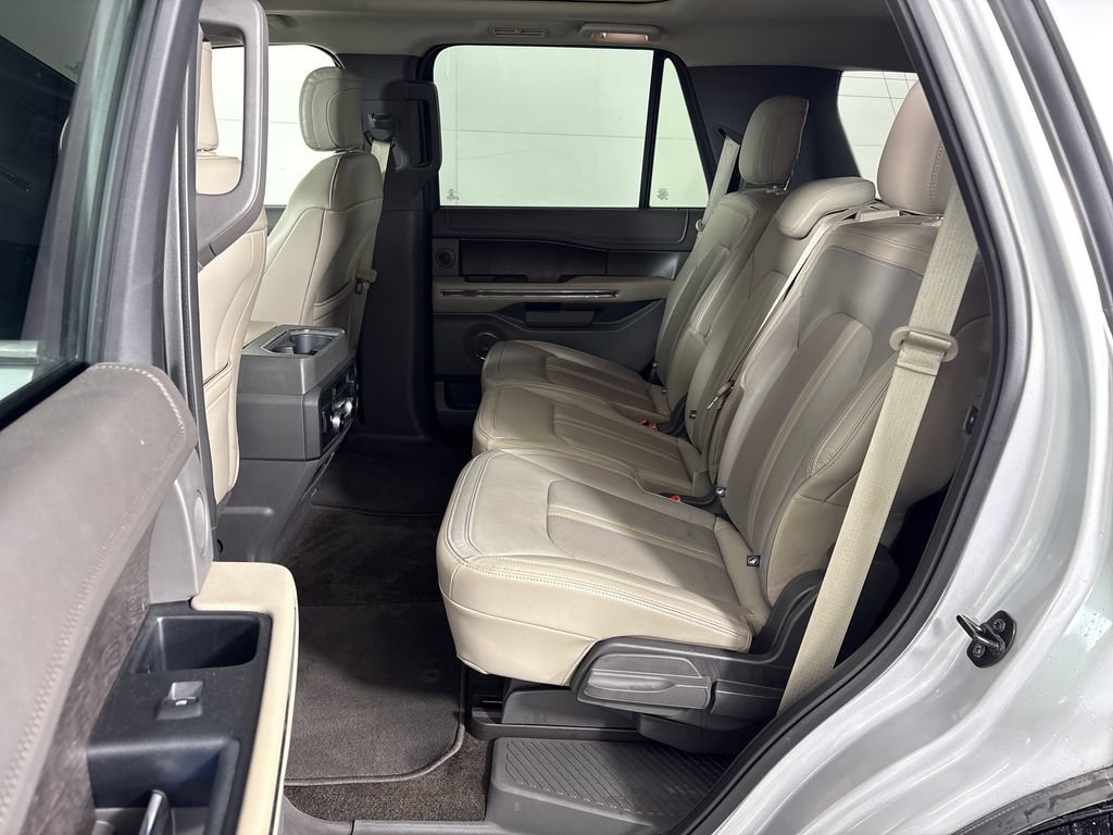 Used 2018 Ford Expedition Limited w/ Equipment Group 301A RWD image 23