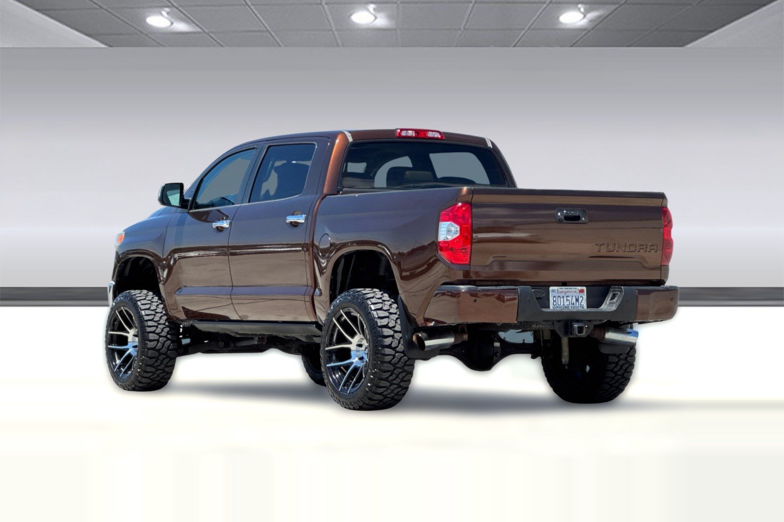 Used 2016 Toyota Tundra Limited w/ Limited Premium Package AWD/4WD image 3