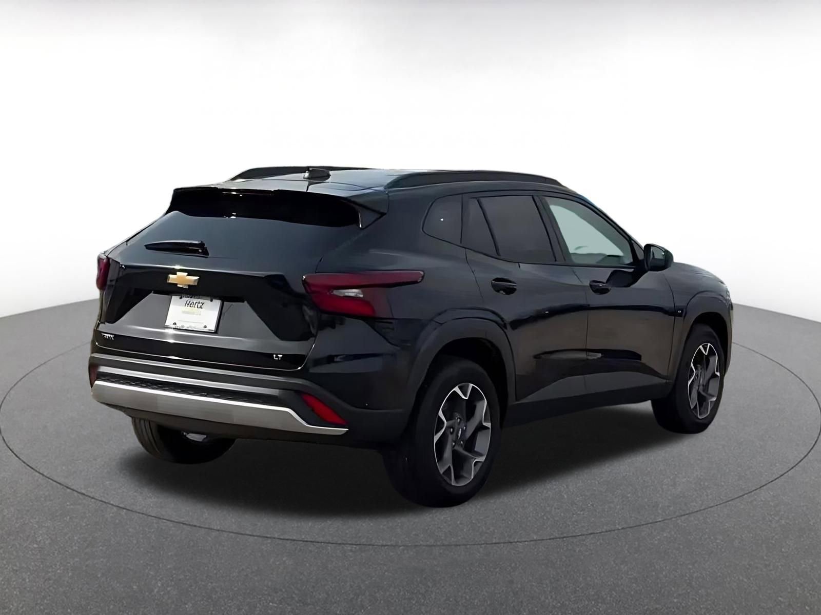 Used 2025 Chevrolet Trax LT w/ LT Convenience Package image 11
