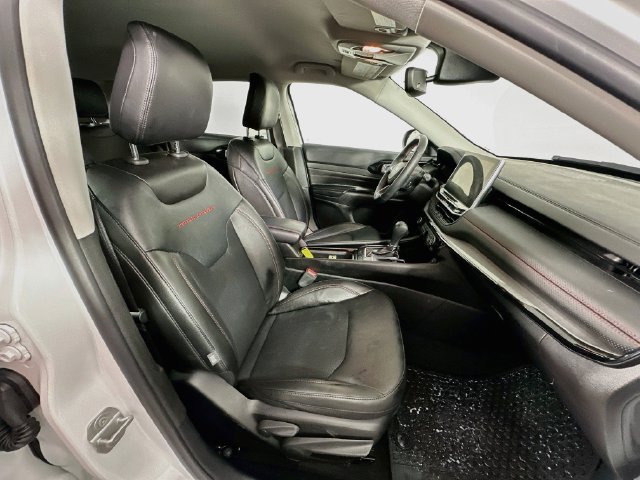 Used 2022 Jeep Compass Trailhawk w/ Trailhawk Convenience Group AWD/4WD image 27